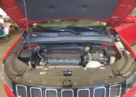 2018 Jeep Compass Latitude 4X4 from USA, damaged, VIN 3C4NJDBB2JT192566